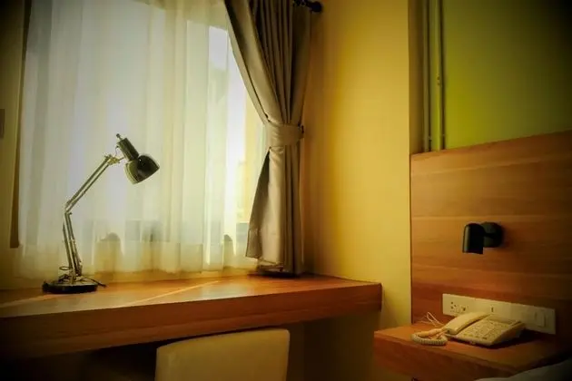 Deluxe Tek Büyük Yataklı Oda