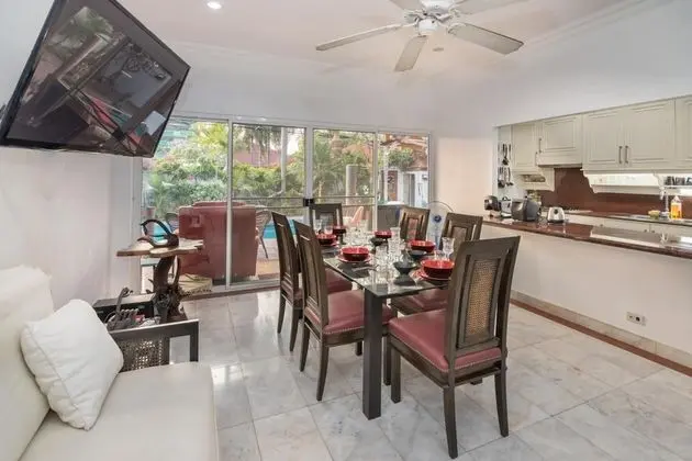 Deluxe Villa, 4 Yatak Odası, Kişiye Özel Havuzlu, Bahçe Manzaralı