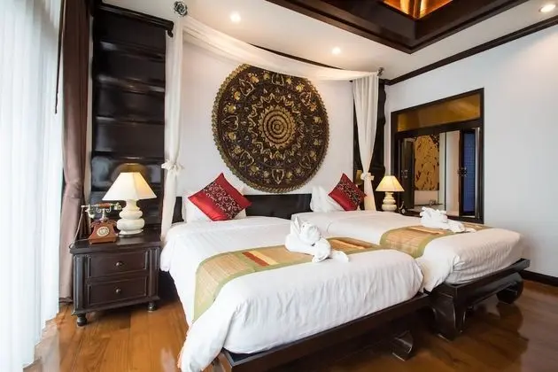 Luxury Twin Bed with Spa Bath & Private Balcony