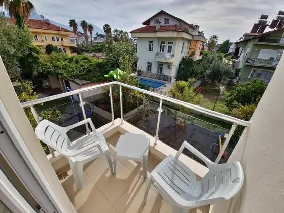 Üç Kişilik Oda, Bahçe Manzaralı