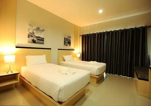 Standard Twin Room
