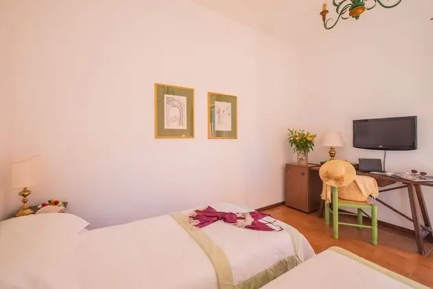 Classic Tek Büyük veya İki Ayrı Yataklı Oda