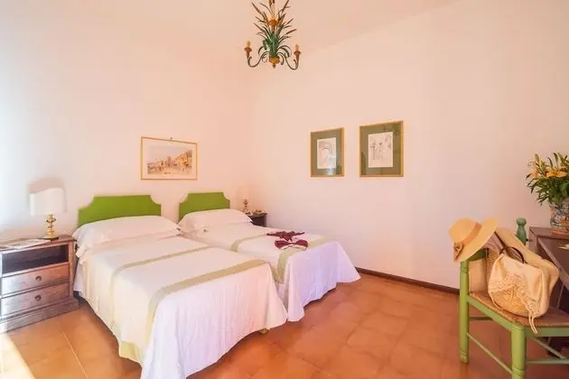 Classic Tek Büyük veya İki Ayrı Yataklı Oda