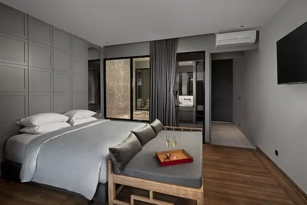 Deluxe Room (Mountain View)