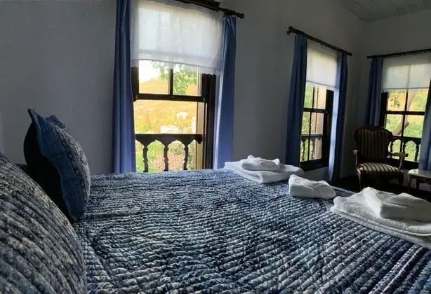 Manolya, Dağ Manzaralı, Teraslı