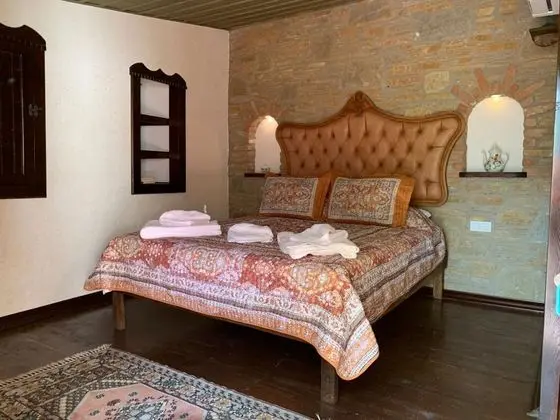 Sardunya, Dağ Manzaralı, Şömineli