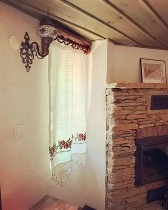 Sardunya, Dağ Manzaralı, Şömineli