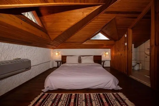 Çift Kişilik, Dağ Manzaralı