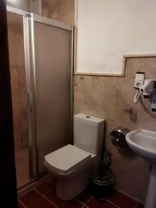Mor Oda, Sokak Manzaralı, Şömineli