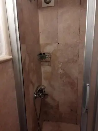Mor Oda, Sokak Manzaralı, Şömineli