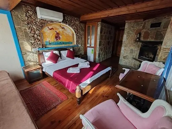 Hera, Dağ Manzaralı, Şömineli