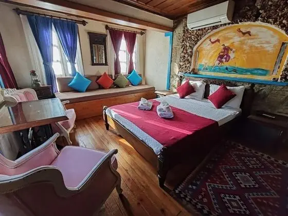 Hera, Dağ Manzaralı, Şömineli