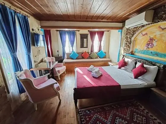 Hera, Dağ Manzaralı, Şömineli