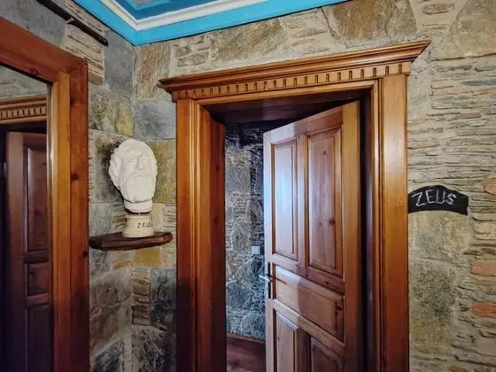 Zeus, Şehir Manzaralı, Şömineli