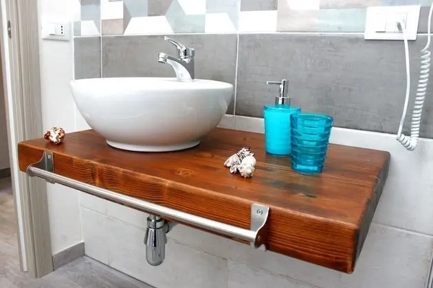 Üç Kişilik Oda, Birden Çok Yatak, Sigara İçilmez