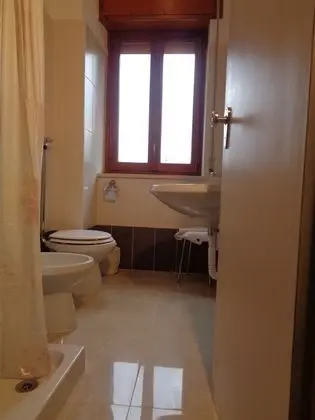 Büyük Yataklı Tek Kişilik Oda