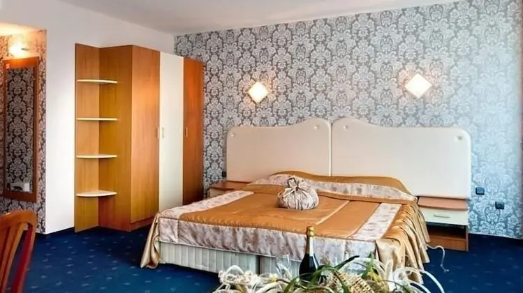 Üç Kişilik Oda, Balkon, Deniz Manzaralı