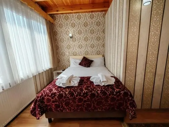 Tek Kişilik, Şehir Manzaralı