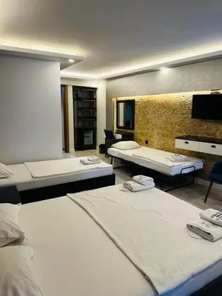 Aile Odası, Sokak Manzaralı