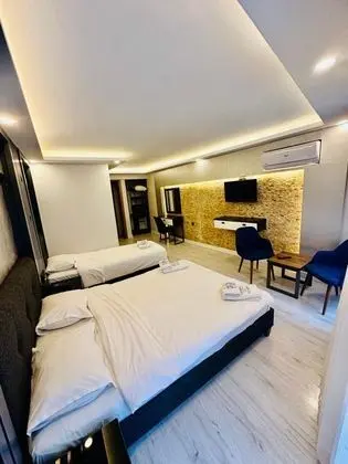 Triple, Şehir Manzaralı
