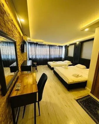 Triple, Şehir Manzaralı