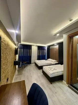 Triple, Şehir Manzaralı