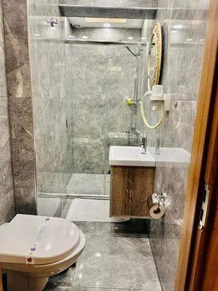 Twin, Manzarasız