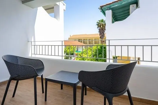 Deluxe Tek Büyük veya İki Ayrı Yataklı Oda, 1 Yatak Odası, Sigara İçilmez, Bahçe Manzaralı
