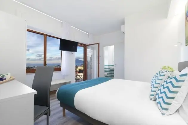 Deluxe Tek Büyük Yataklı Oda, Teras, Deniz Manzaralı
