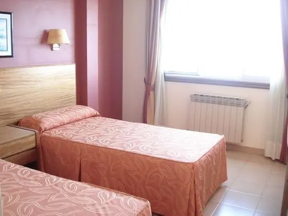 Tek Büyük veya İki Ayrı Yataklı Oda, Deniz Manzaralı