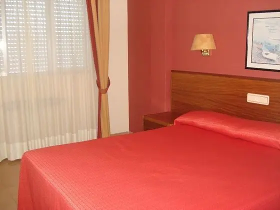 Tek Büyük veya İki Ayrı Yataklı Oda, Deniz Manzaralı