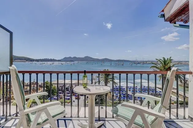 Tek Büyük veya İki Ayrı Yataklı Oda, Deniz Manzaralı