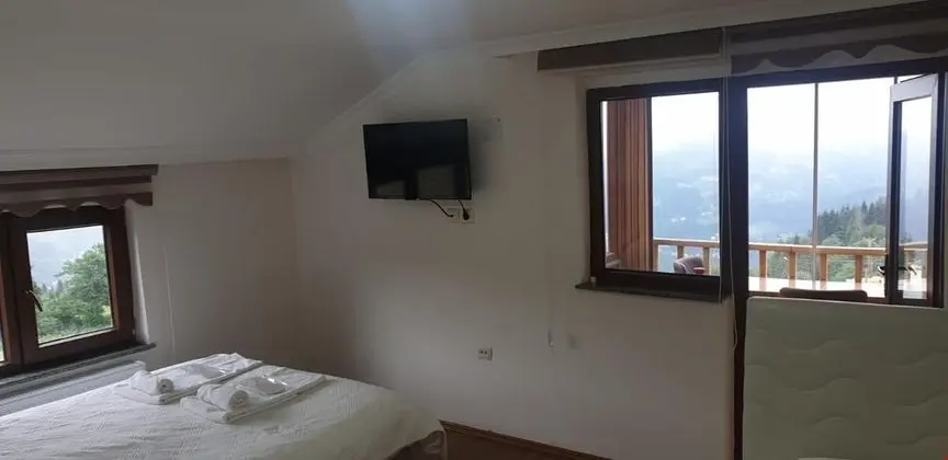 Aile Odası - Balkonlu 2 yatakli cocuklu aile için uygun