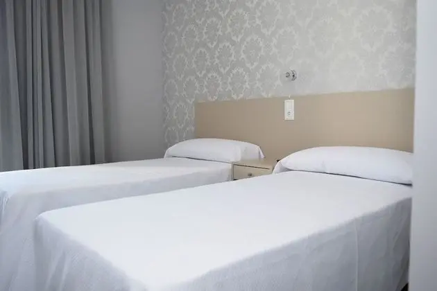 Büyük Yataklı Tek Kişilik Oda, 2 Tek Kişilik Yatak