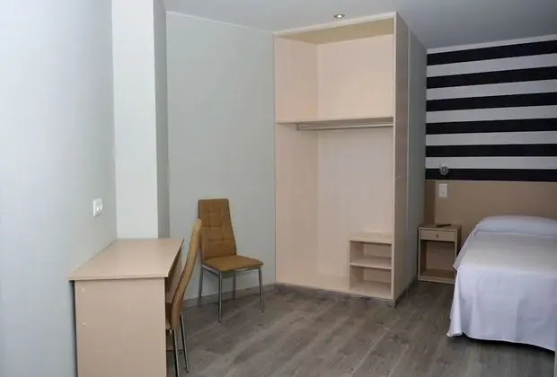 Büyük Yataklı Tek Kişilik Oda, 2 Tek Kişilik Yatak