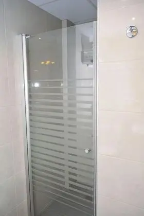 Büyük Yataklı Tek Kişilik Oda, 2 Tek Kişilik Yatak