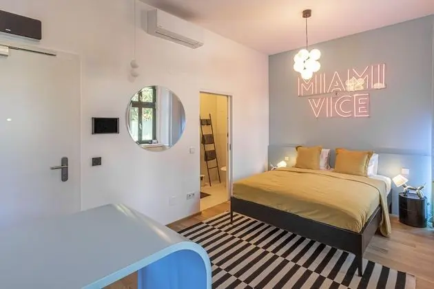 Design Tek Büyük Yataklı Oda (MIAbeach)