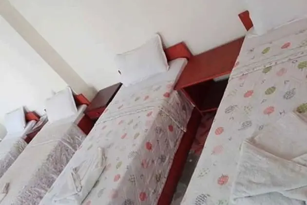 Ortak Ranzalı Oda, Ortak Banyo