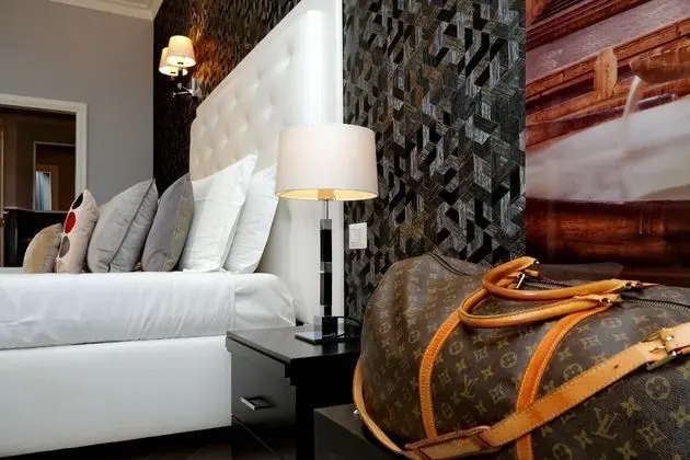 Deluxe Tek Büyük Yataklı Oda