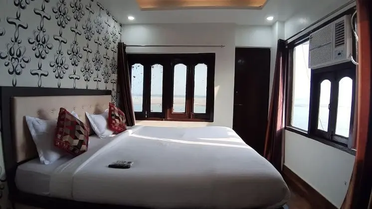 Deluxe Tek Büyük veya İki Ayrı Yataklı Oda, 1 En Büyük (King) Boy Yatak, Nehir Manzaralı