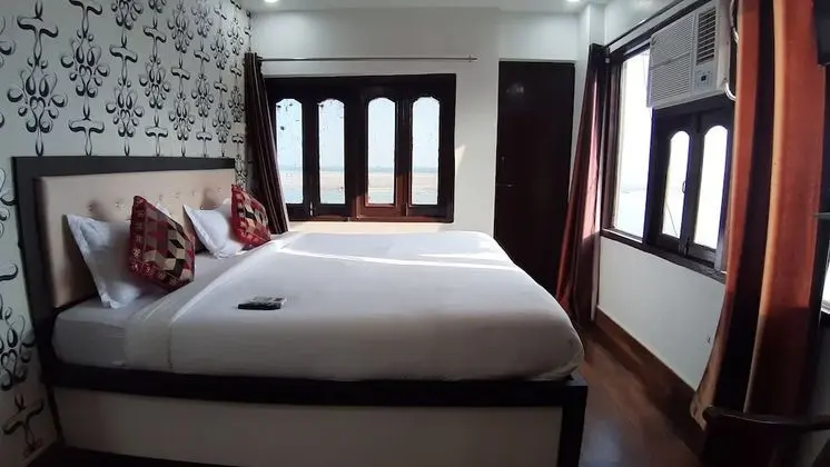 Deluxe Tek Büyük veya İki Ayrı Yataklı Oda, 1 En Büyük (King) Boy Yatak, Nehir Manzaralı