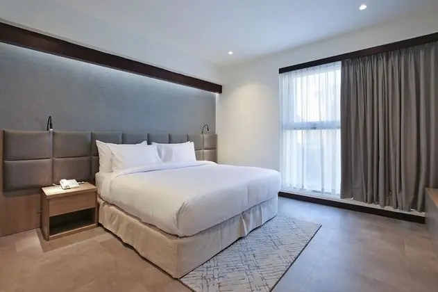 One Bedroom Emperor