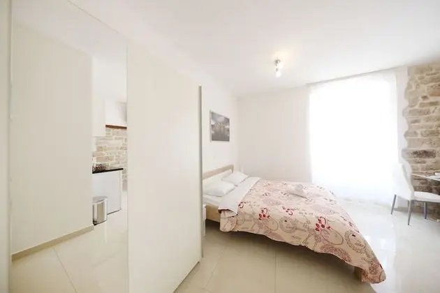 Studio Apartment Nina, City View