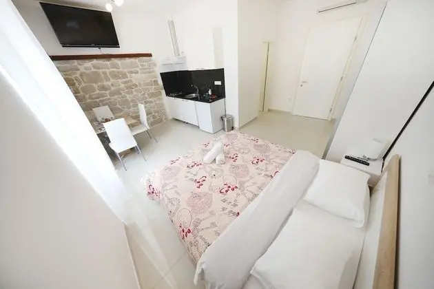 Studio Apartment Nina, City View