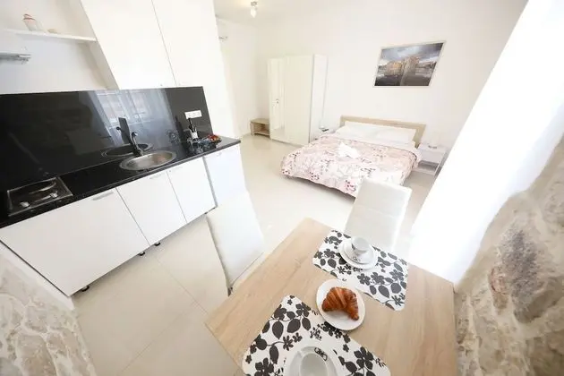 Studio Apartment Nina, City View