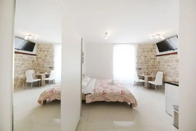 Studio Apartment Nina, City View