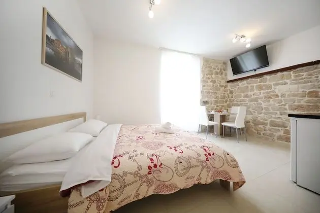 Studio Apartment Nina, City View