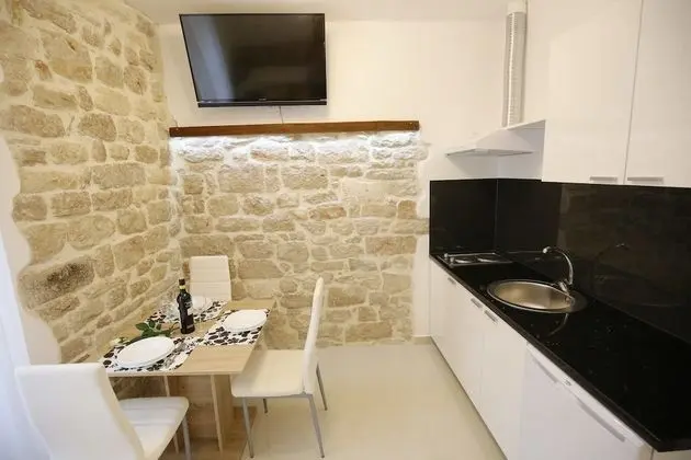 Studio Apartment Nina, City View