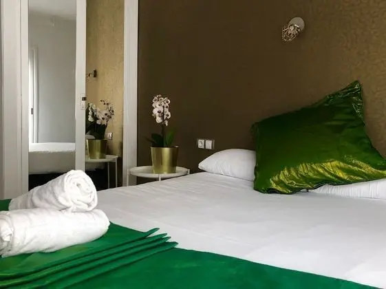 Tek Büyük Yataklı Oda, Balkon