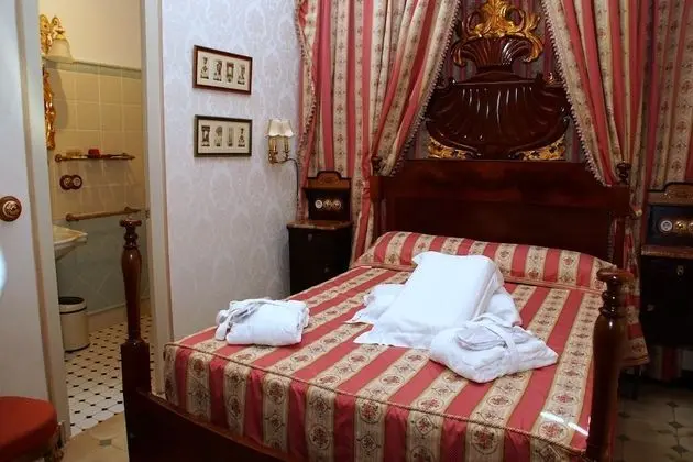 Standard Tek Büyük Yataklı Oda